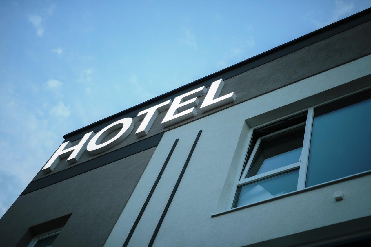 Hotel Sax Gracanica Gracanica  Экстерьер фото
